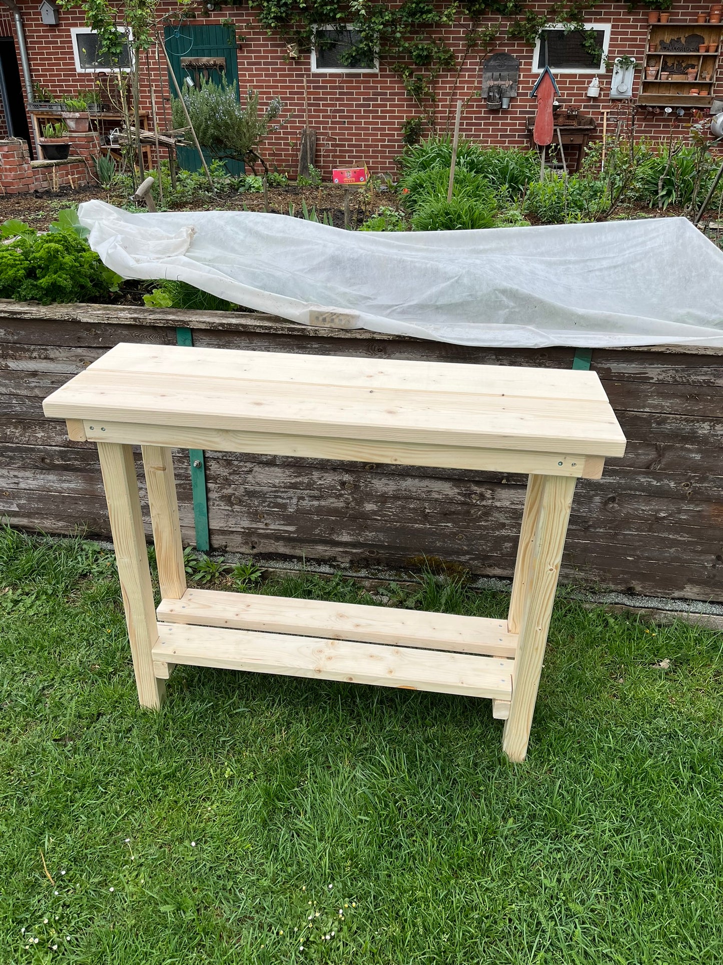 DIY Pflanztisch Stehtisch | Landhausgarten Blumentisch